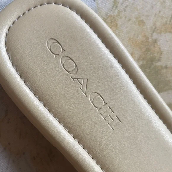 Butter yellow Coach slide Sandal With Tea Rose - Picture 6 of 11